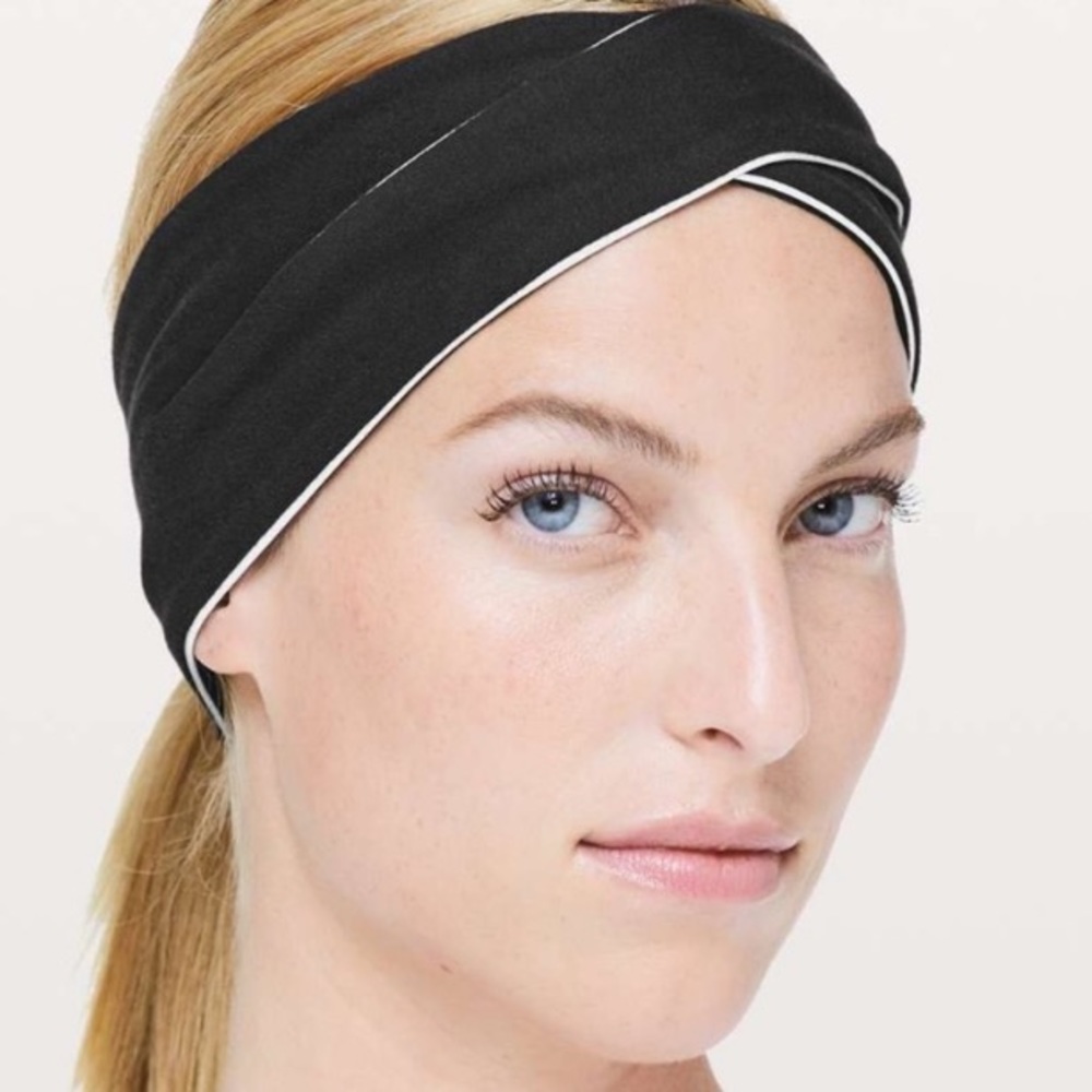 Lululemon cross chill head warmer headwarmer hat